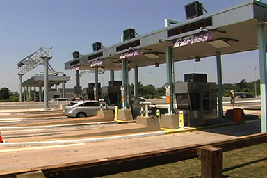 Newport-Bridge-toll-booths
