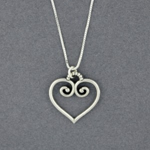 GreenSilver_HeartNecklace